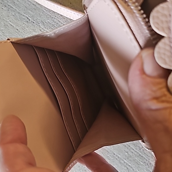 Payless Shoe Source Crossbody Purse - Picture 5 of 10